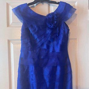 London Times Dress. Size 12p Navy Blue. Knee Length. Tiered Cap Sleeve..